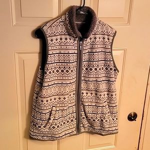 Bundle of causal 2large vest and 1 large fleece jacket